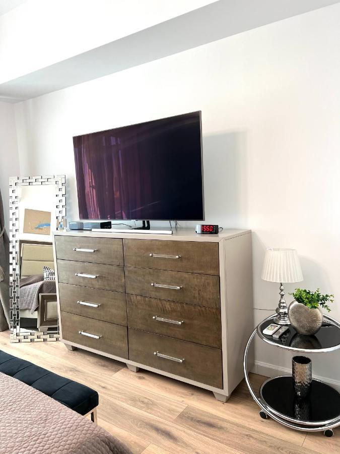 Sky View - Luxury Apartament - Sanador Victoriei Bucarest Exterior foto
