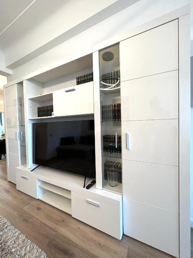 Sky View - Luxury Apartament - Sanador Victoriei Bucarest Exterior foto